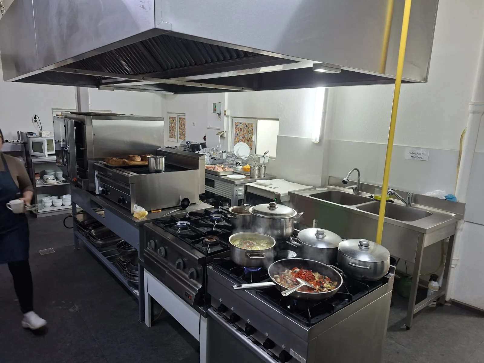 Restaurant Gorjul kitchen interior